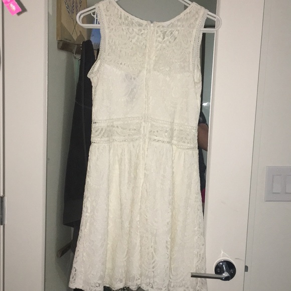 white size 5 dress - Picture 2 of 2